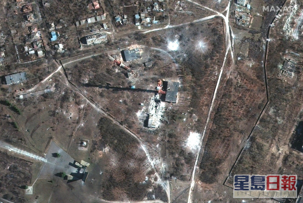 卫星图片显示俄罗斯在乌克兰摧毁电视和广播塔。	AP