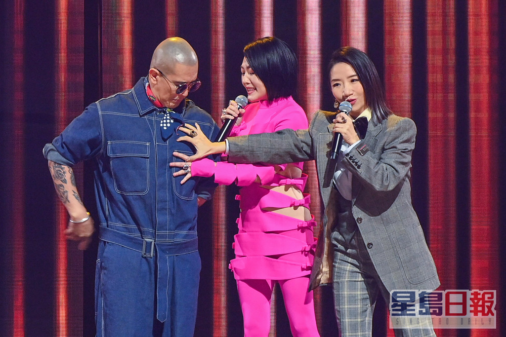 今年台湾金曲奖，两人还与陶晶莹一同颁奖。