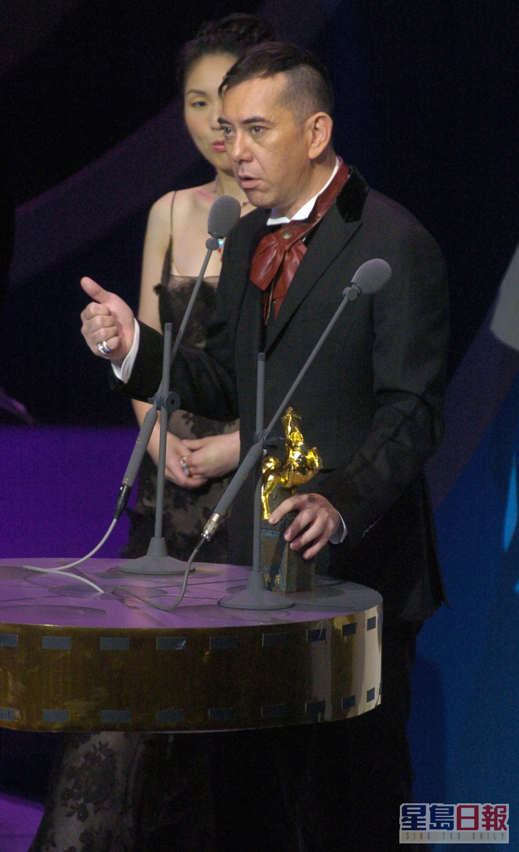 2005年再凭《头文字D》获得金马男配角。