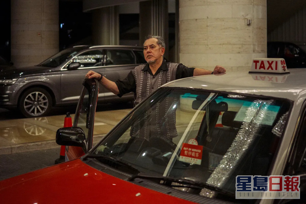 黃秋生在《白日青春》中飾演的士司機。