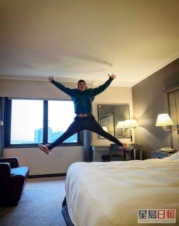 日前刘浩龙在酒店完成隔离。
