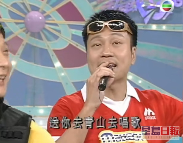 黎耀祥90年代上不同节目模仿罗文。