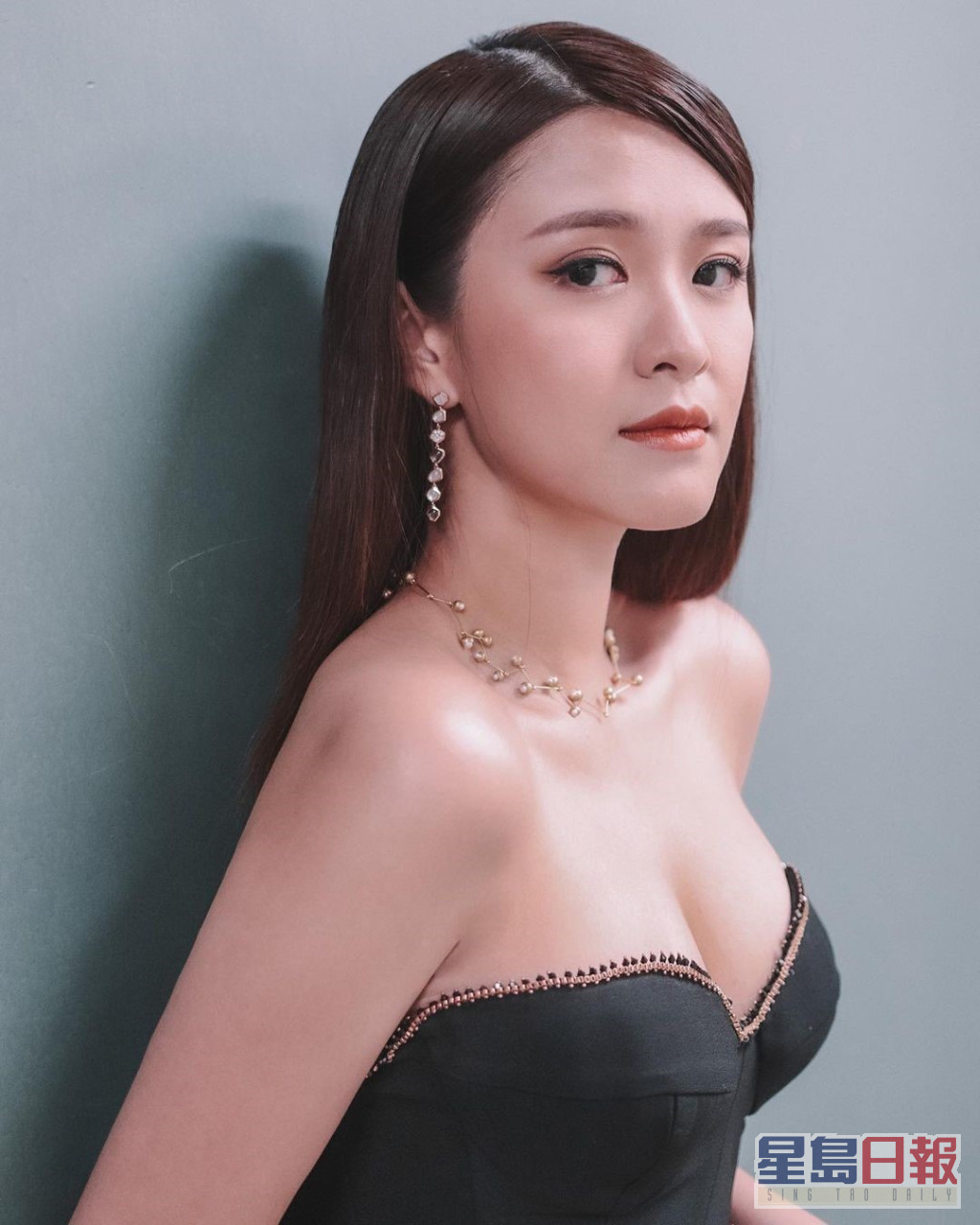 江嘉敏亦曾自嘲去年以黑色打扮出席台慶，是她唯一一次出大騷未被批評造型。