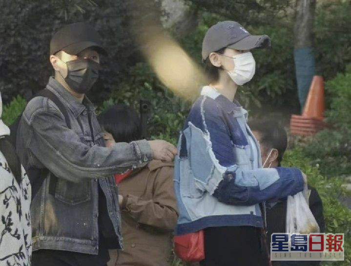 劉愷威離婚後被內地媒體拍到與一女子在街上十指緊扣，才爆出新戀情。  ​