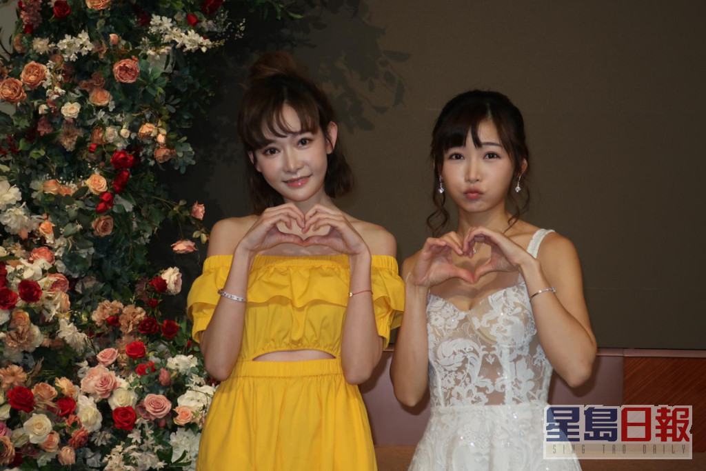 Aka 同简淑儿一齐出席婚纱活动。
