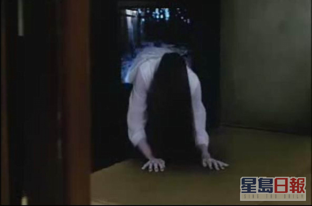 日本经典恐怖电影《午夜凶铃》于1998年上映。