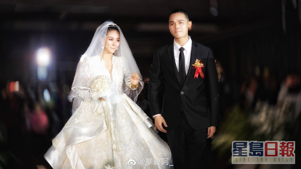 張恒遠去年才與同為汪峰戰隊的女歌手畢夏（左）結婚。