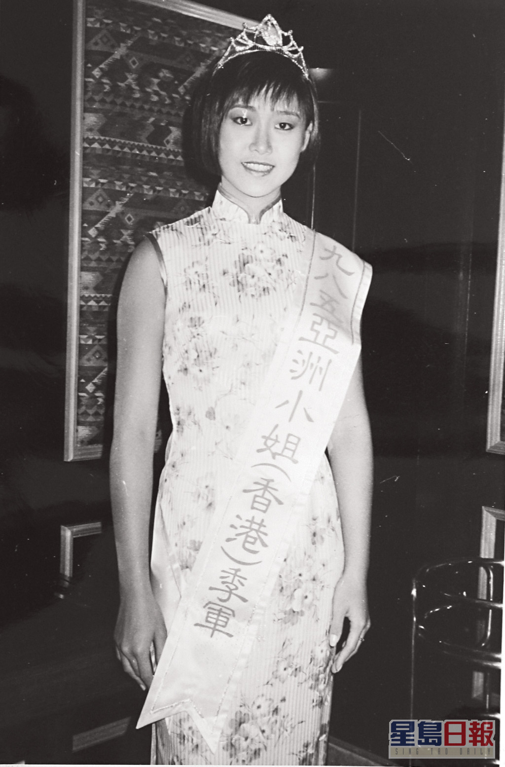 叶玉卿在1985年参加首届亚洲小姐竞选获得季军，签约亚视晋身香港演艺圈。