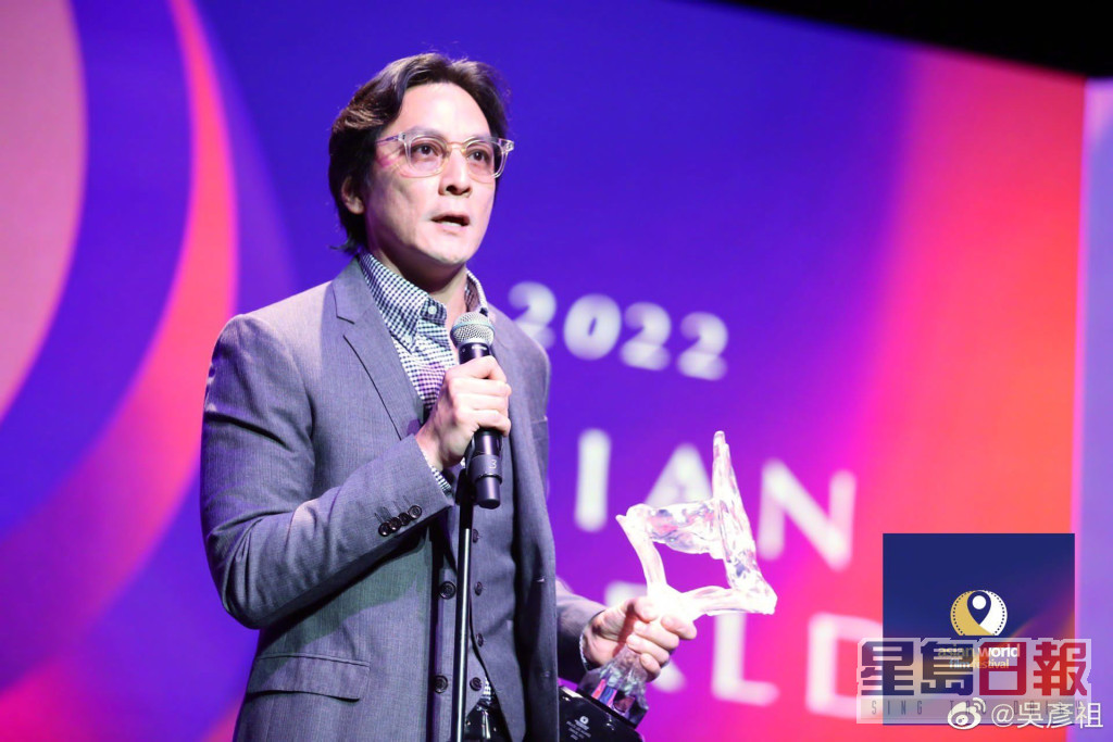 吴彦祖去年在美国获得「李小龙奖」，被指老态毕现。