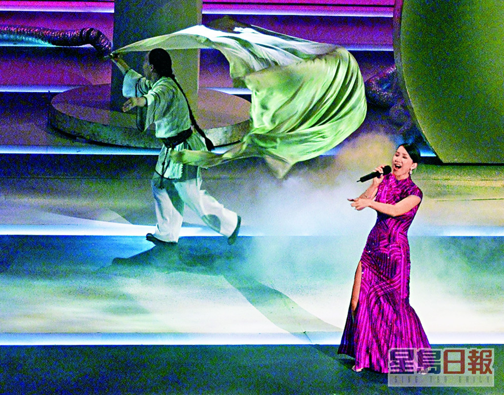 李玟不但在内地大红，国际也有名声，曾在奥斯卡颁奖礼上表演。