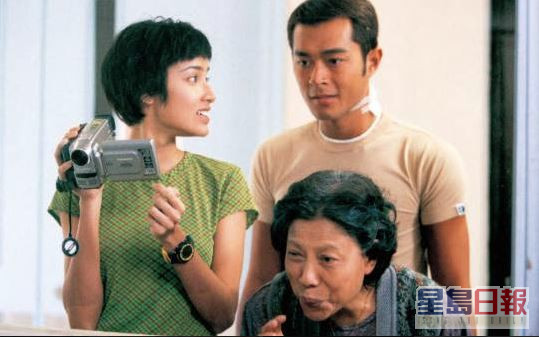 1999年，郑雪儿曾演出电影《爆裂刑警》。