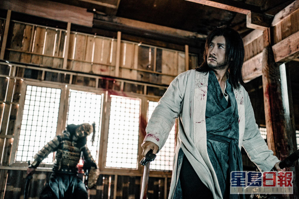 《天龙八部之乔峰传》由甄子丹自监自导自演。