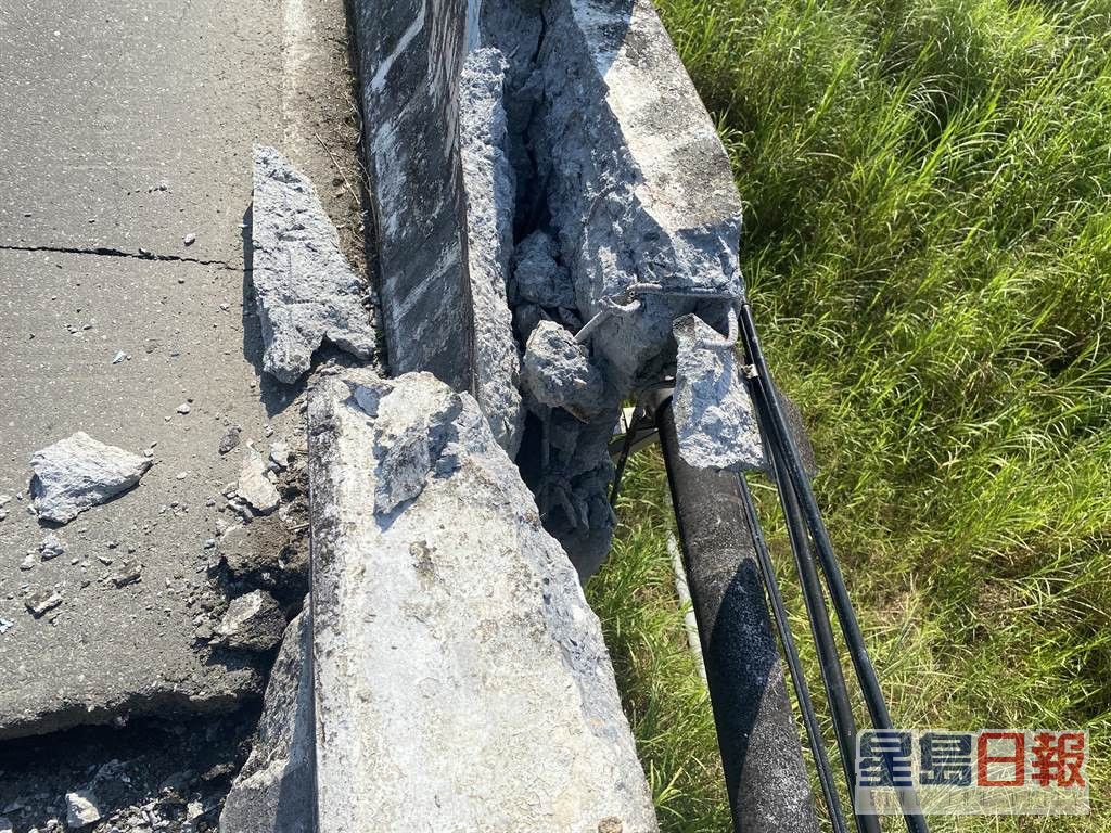 鹿野的寶華大橋橋面地震後出現錯位斷裂。網上圖片