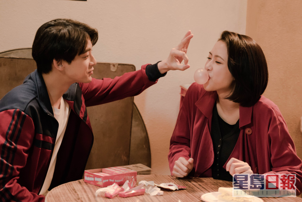 余德丞与刘颖镟在剧中有感情线。