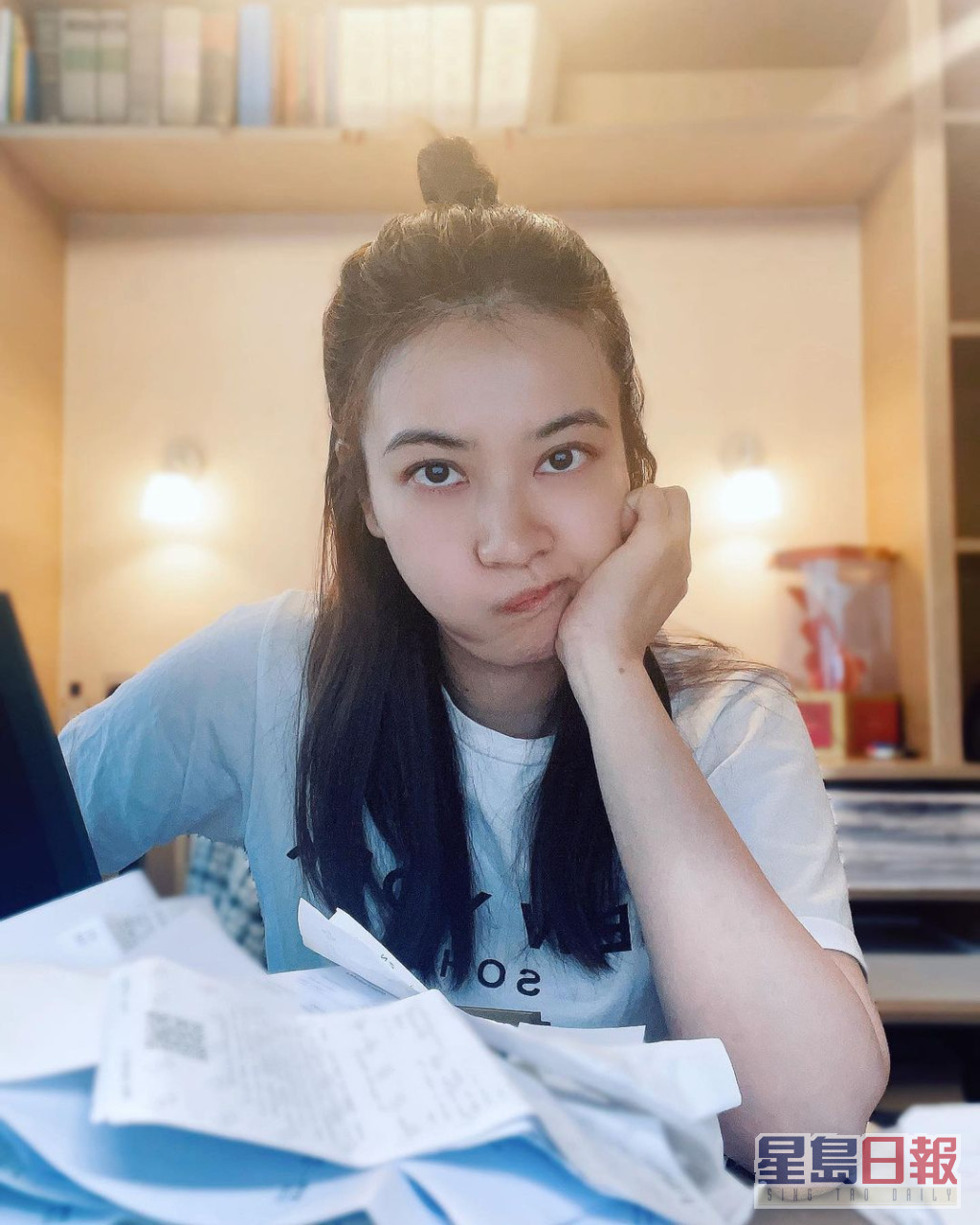 朱千雪日前貼出「谷氣」素顏照，獲網民激讚逆齡生長，十足17歲少女。