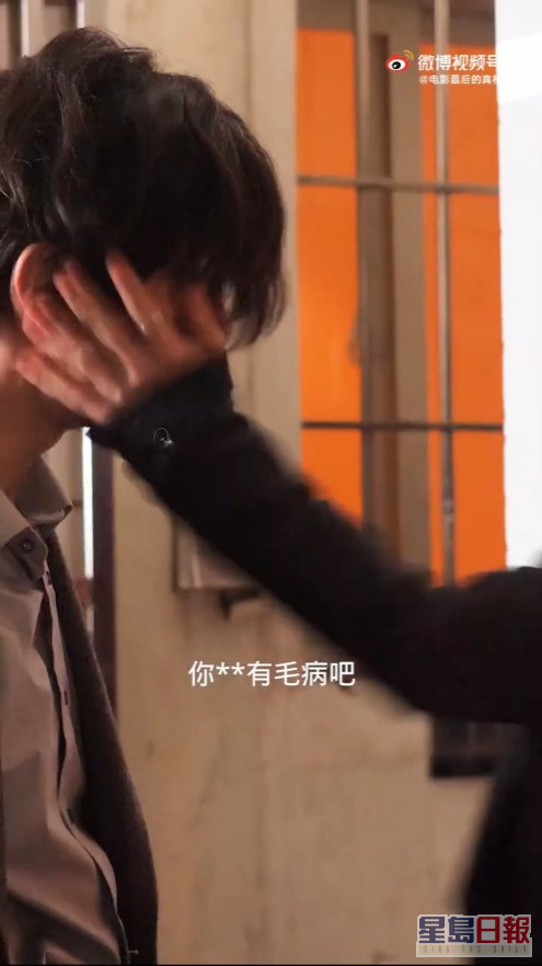 内地男星黄晓明去年推出电影《最后的真相》，当中要被女新人王影璐掌掴，他在开拍前已经叫对方出尽力真打。