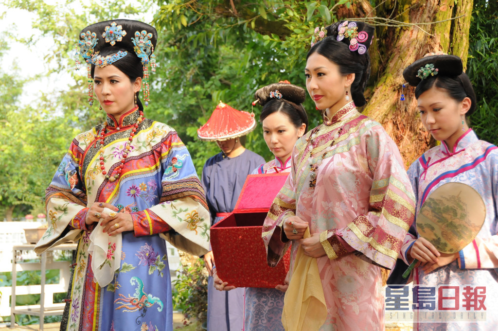 2011年胡定欣亦有參演另一部台慶劇《萬凰之王》。