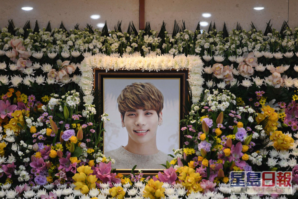 鐘鉉離世後，其家人為他在在首爾峨山醫院舉行喪禮。