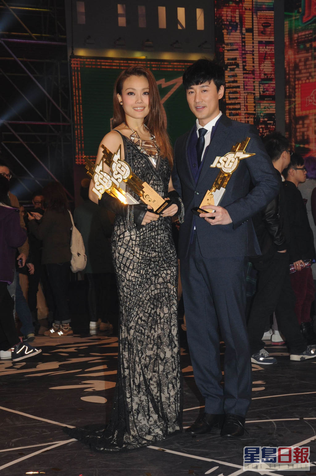林峯及容祖儿曾夺TVB《十大劲歌金曲》「最受欢迎男、女歌星」。