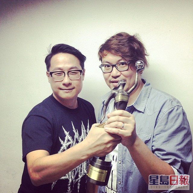 樂隊A-Day成員戴偉2015年憑為電影《哪一天我們會飛》創作的主題曲《差一點我們會飛》，榮獲《第35屆香港電影金像獎》最佳電影原創歌曲。
