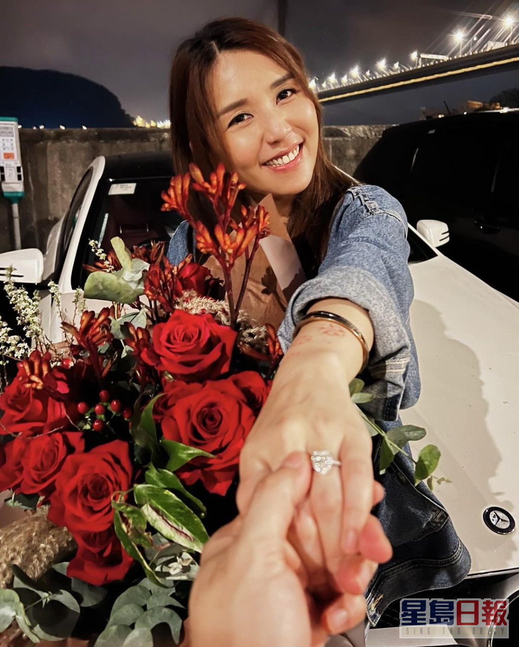 嘉樂早前他向拍拖5年圈外攝影師女友江惠賢求婚成功，