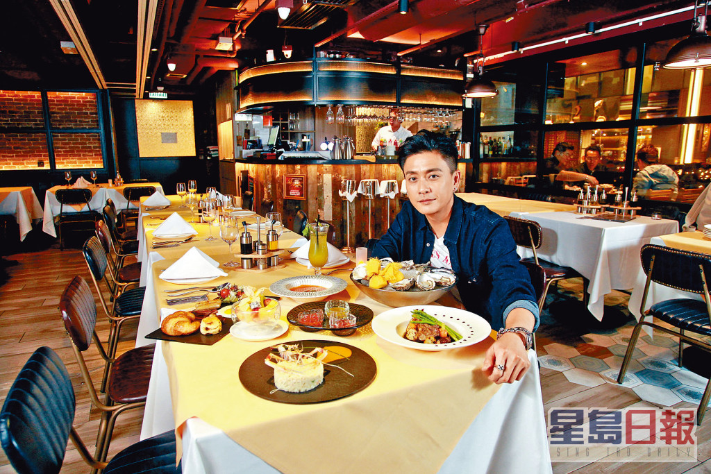黃宗澤早於2013年在九龍城開設餐廳「OysterMine」，至2018年擴充生意在尖沙咀中港城開店。