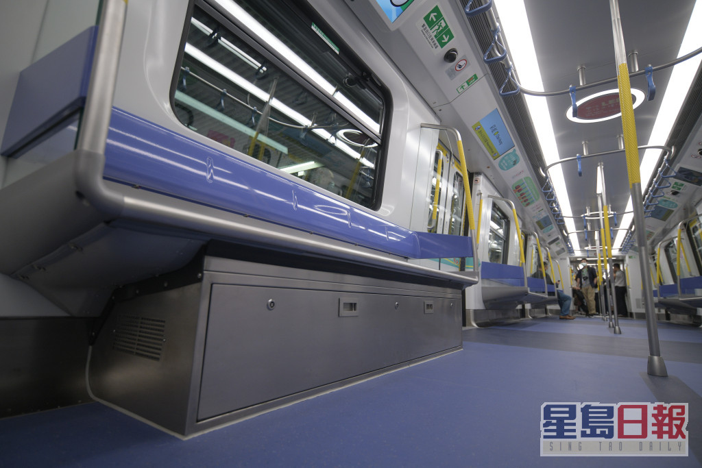 港铁早前介绍「Q-train」配备人体工学设计座椅及「智能伺服器」。陈浩元摄