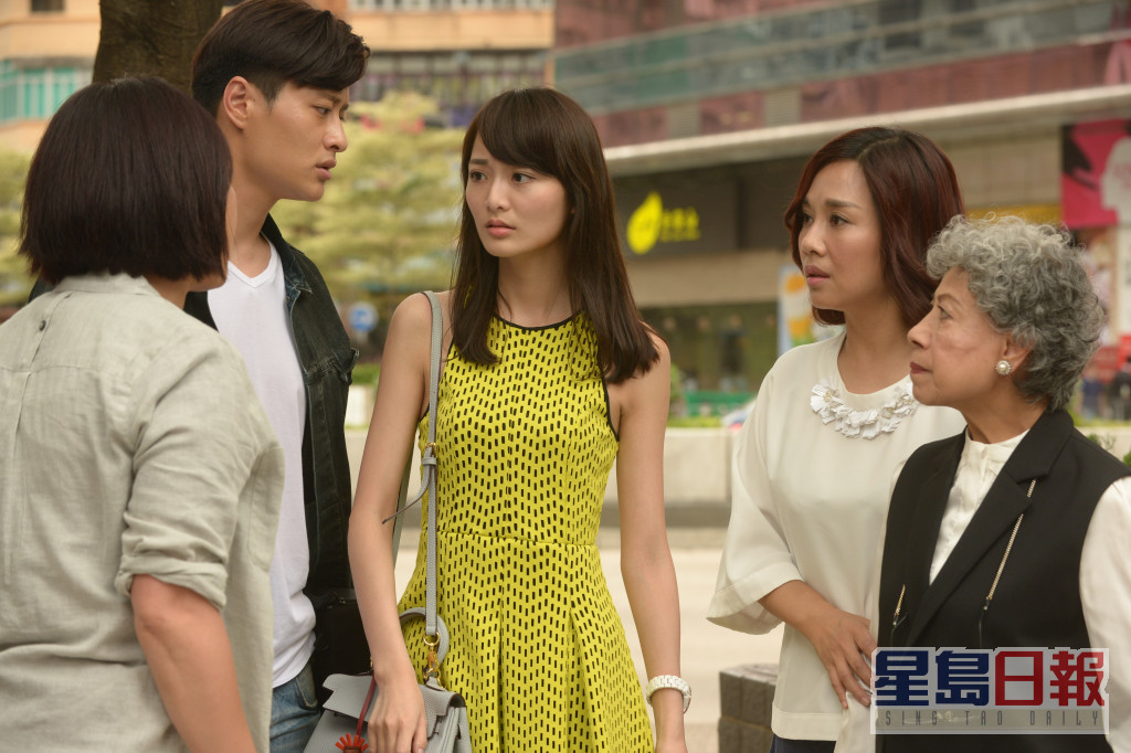 王卓淇加入TVB后，拍过《全职没女》、《果栏中的江湖大嫂》等剧集。