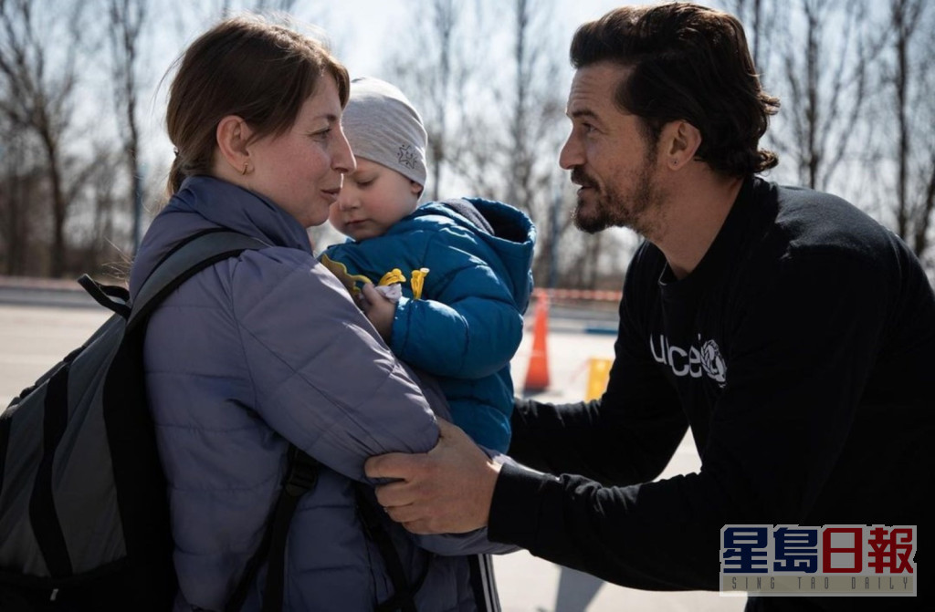 奥兰多布林探访乌克兰难民。