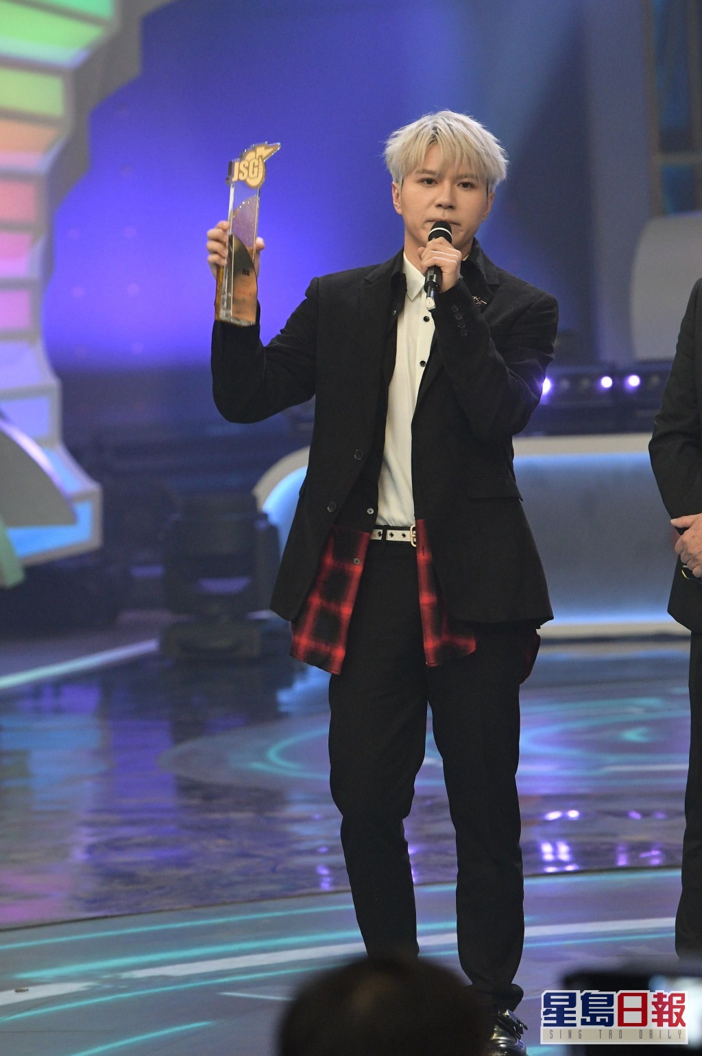 《2020年度劲歌金曲颁奖典礼》中，应智越夺唱作新人奖。