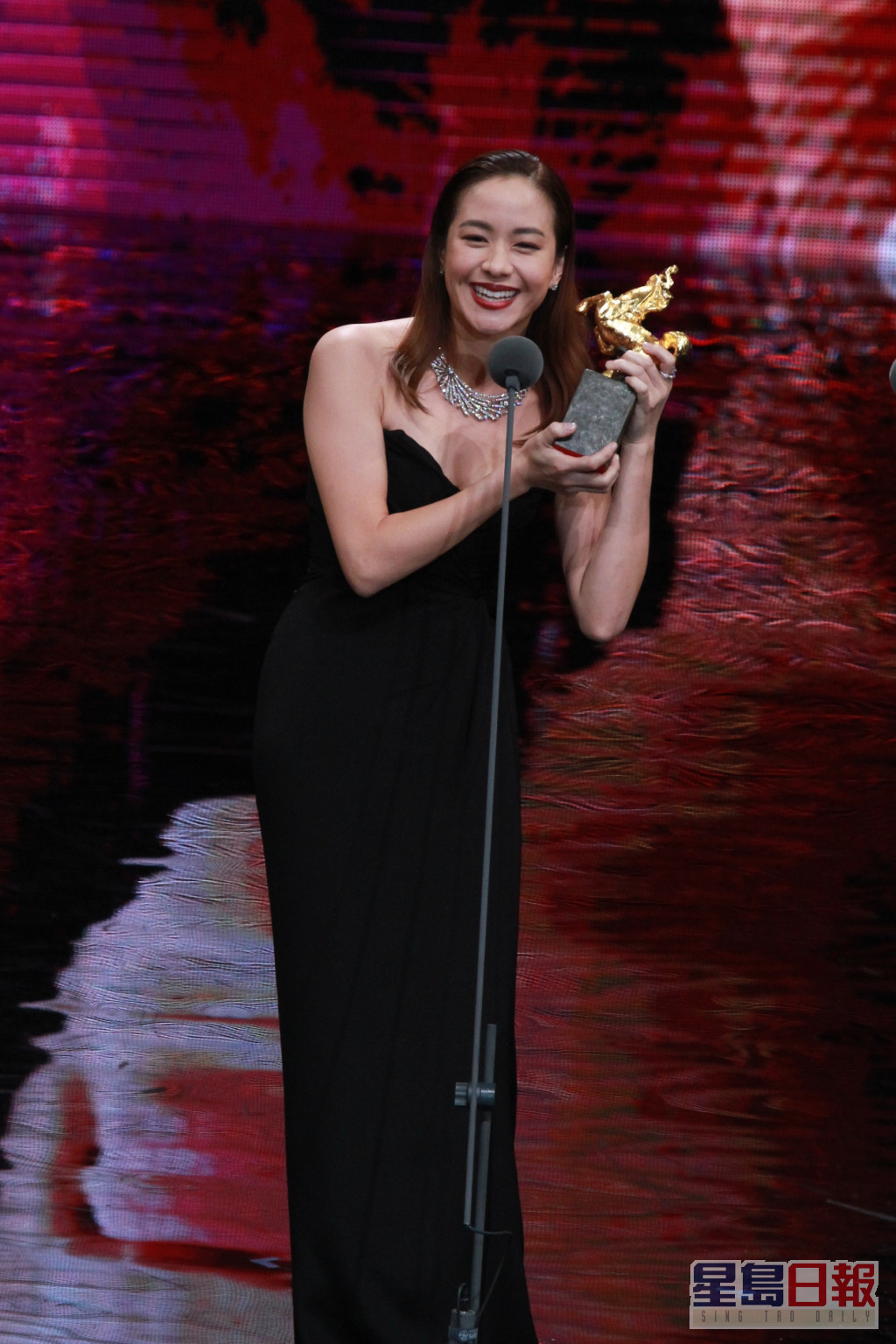 林嘉欣是台灣金馬獎史上首位獲得最佳女主角、最佳女配角與最佳新演員獎三項演技獎的大滿貫演員。