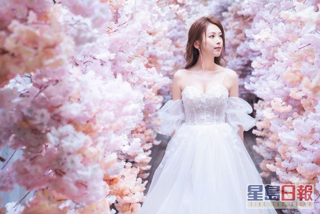 陈婉婷经常成为婚纱模特儿。