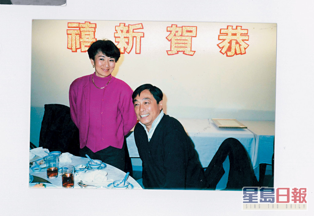 曾江在1994年与焦姣再婚。