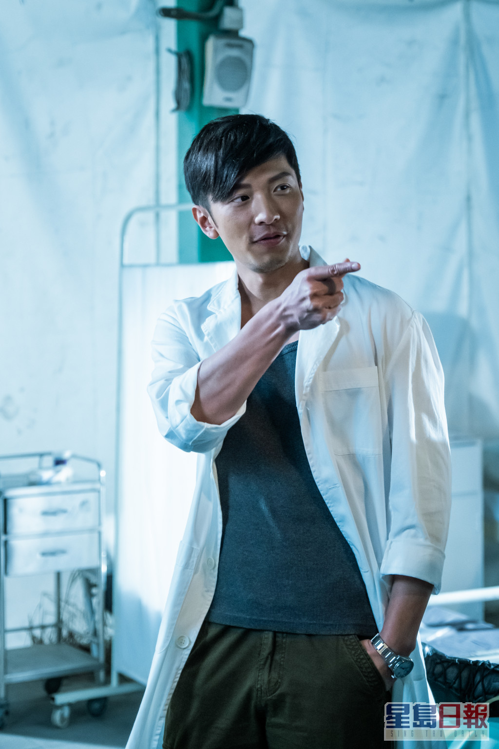 高钧贤在今年播出的《白色强人II》原是一个靓仔医生。