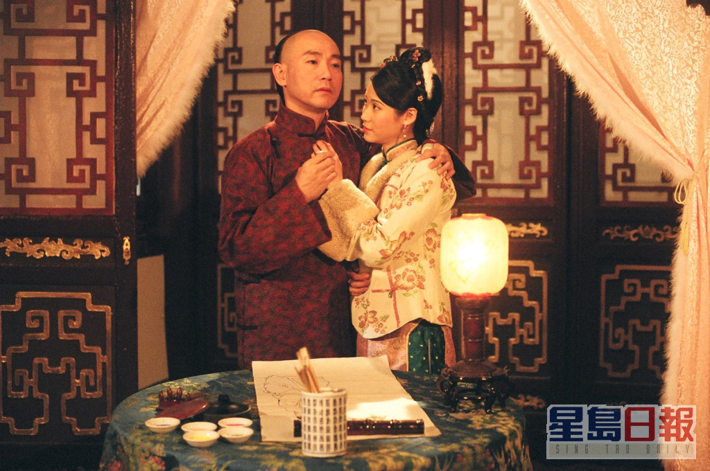 邓萃雯在节目透露，当时《金枝欲孽》厂景到预先在香港拍完，才返内地拍外景。
