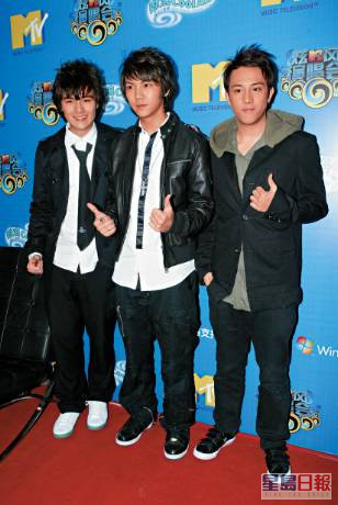 陈伟霆（中）与张致恒（右）曾经是组合Sun Boy'z成员。