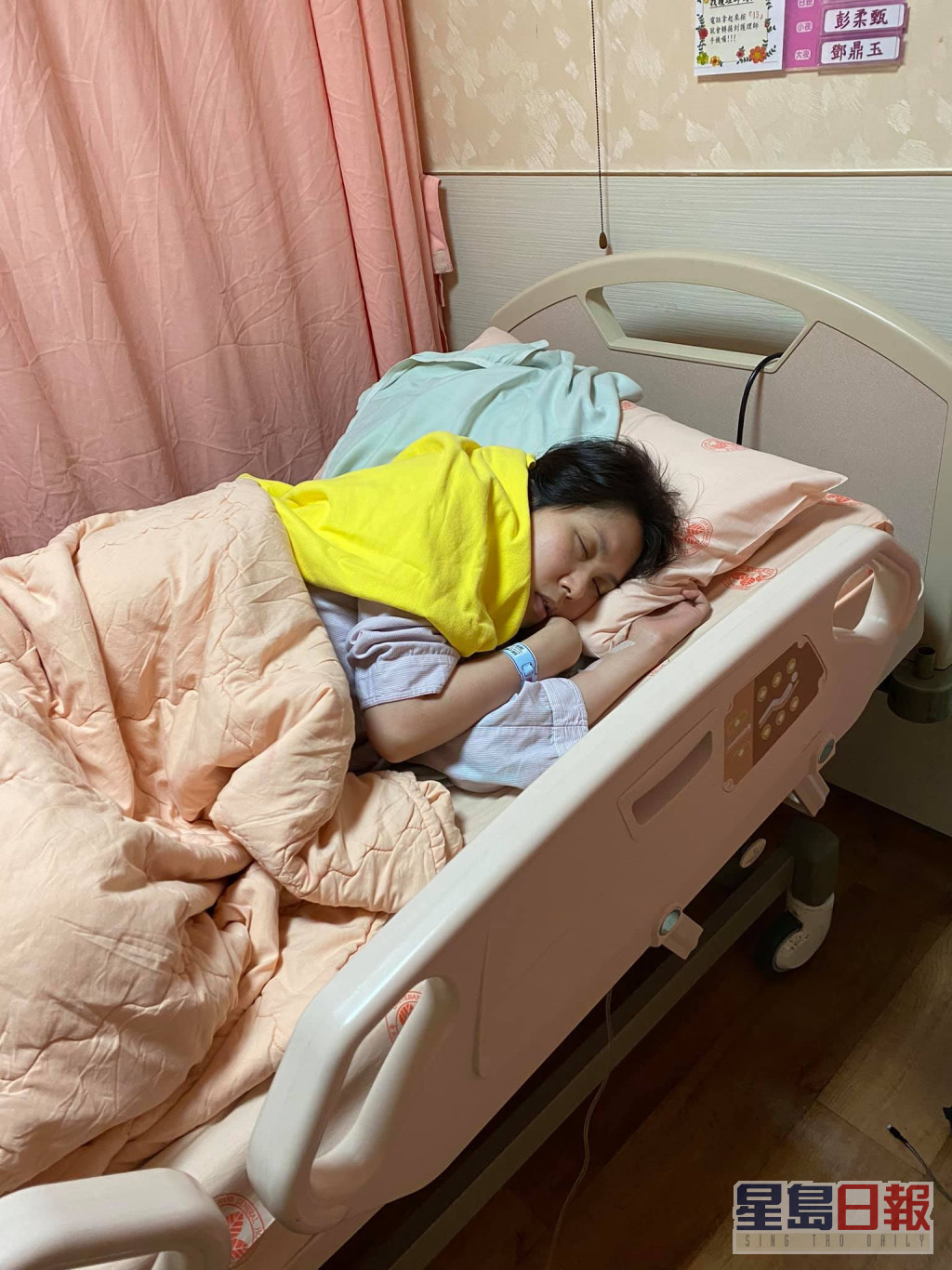 有台湾网民指，对余苑绮最有印象的事是抗癌，但想不起她的演艺路上有甚么作品。