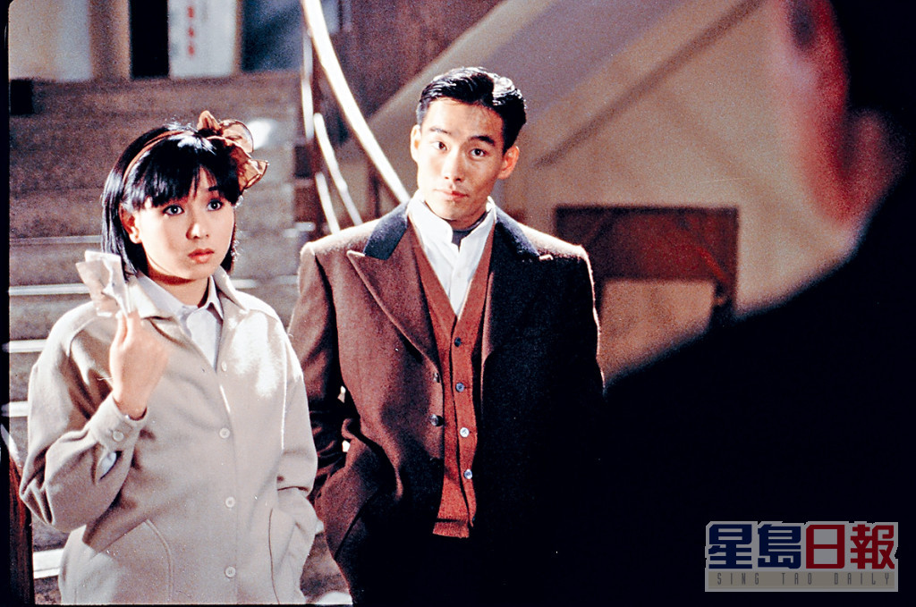 郑浩南曾与罗慧娟合拍经典无綫电影《谍血黄埔滩》。