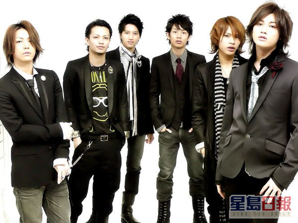 田中聖（左二）曾是人氣組合KAT-TUN成員。