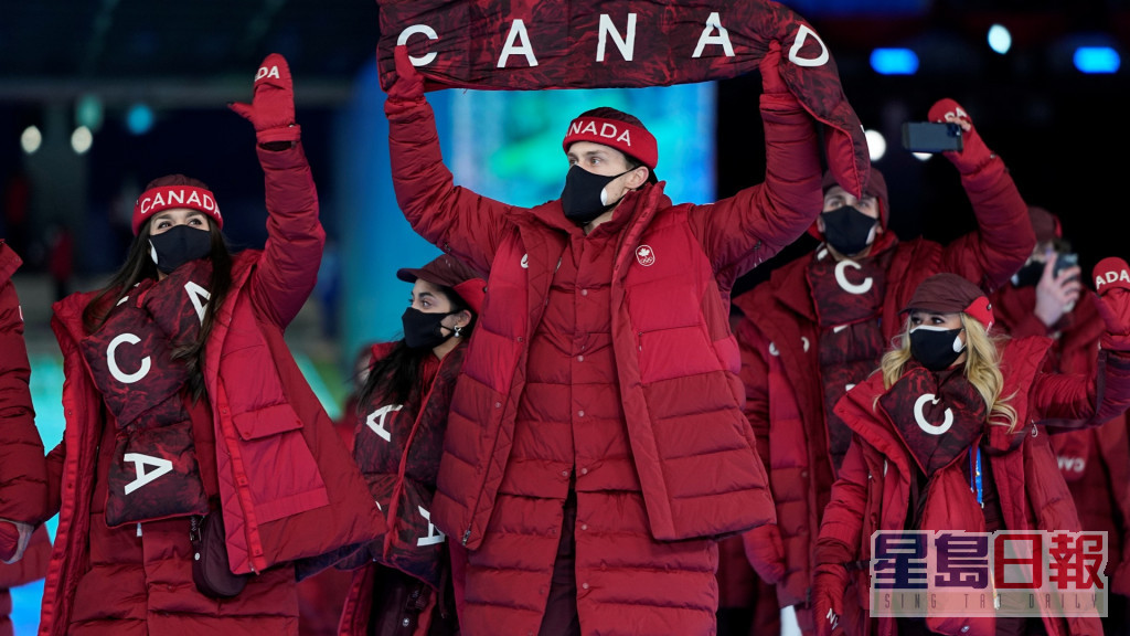 加拿大所穿的羽絨褸以紅色為主調。AP