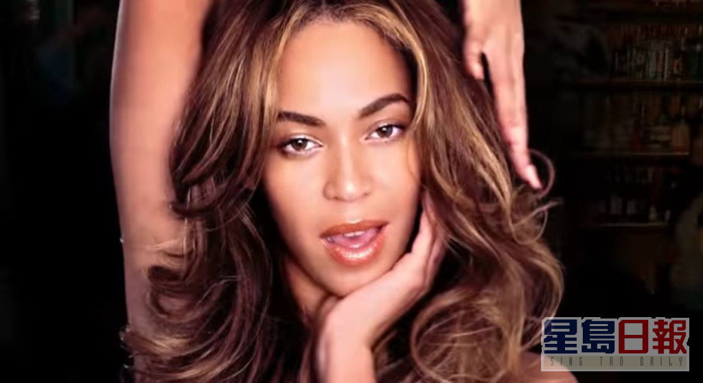 Beyonce为娜姐客串演出MV时，就有模仿经典的《Vogue》舞姿。