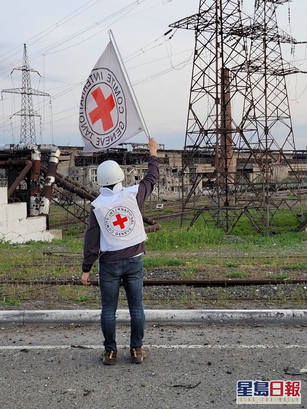 紅十字會指正參與疏散平民的行動。AP