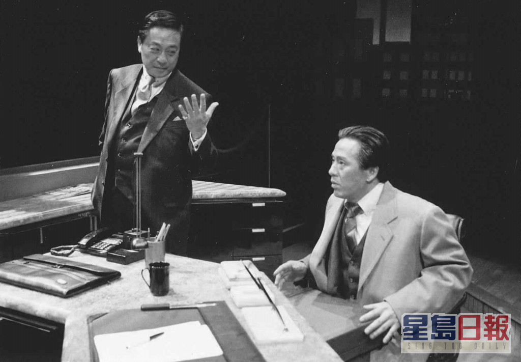 曾江1993年首次演话剧，于《他人的钱》中饰演一名华尔街清盘专家。