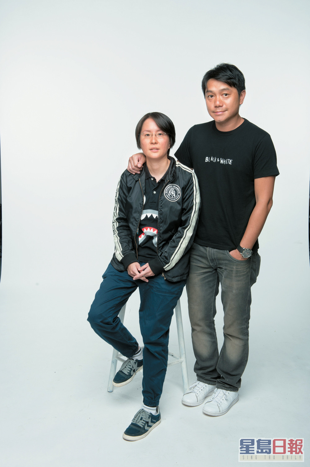 羅俊偉（右）曾任職無綫高級編導，參與製作過《老表》系列、《踩過界》等多部熱門劇。