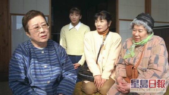 野村昭子（左）在長壽劇《冷暖人間》而為人熟悉。