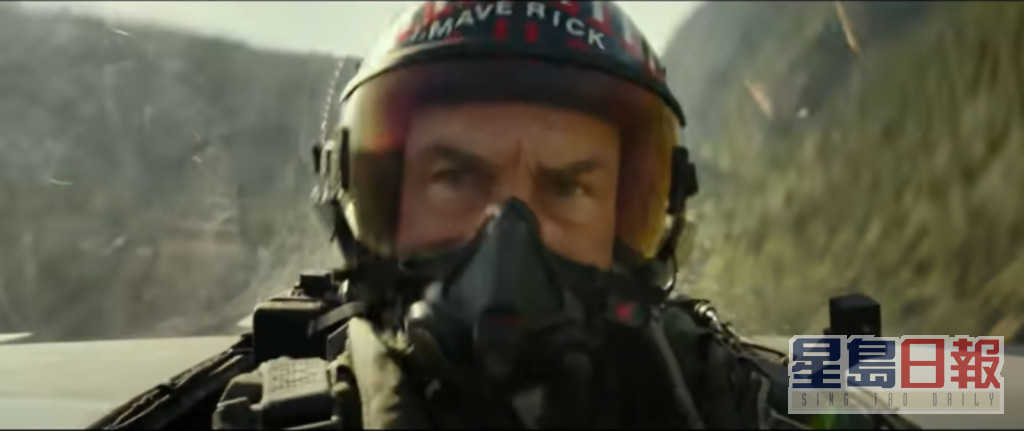 MV中有剪輯湯告魯斯在續集中駕駛戰機的片段。