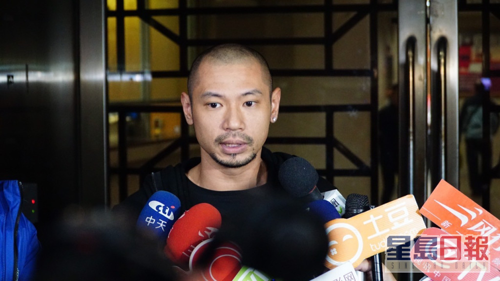 2015年TVB藝人金剛捲入台北某酒店發生的凌晨槍擊案，金剛聲稱不認識槍擊案的當事人