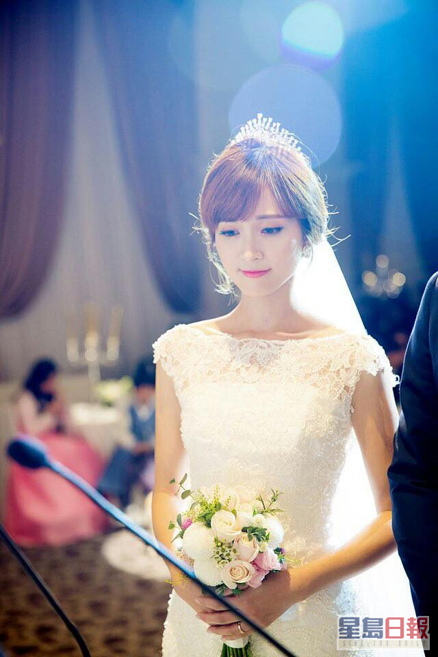 在2015年情人节于澳洲与韩籍老公注册结婚，其后再补办婚礼。