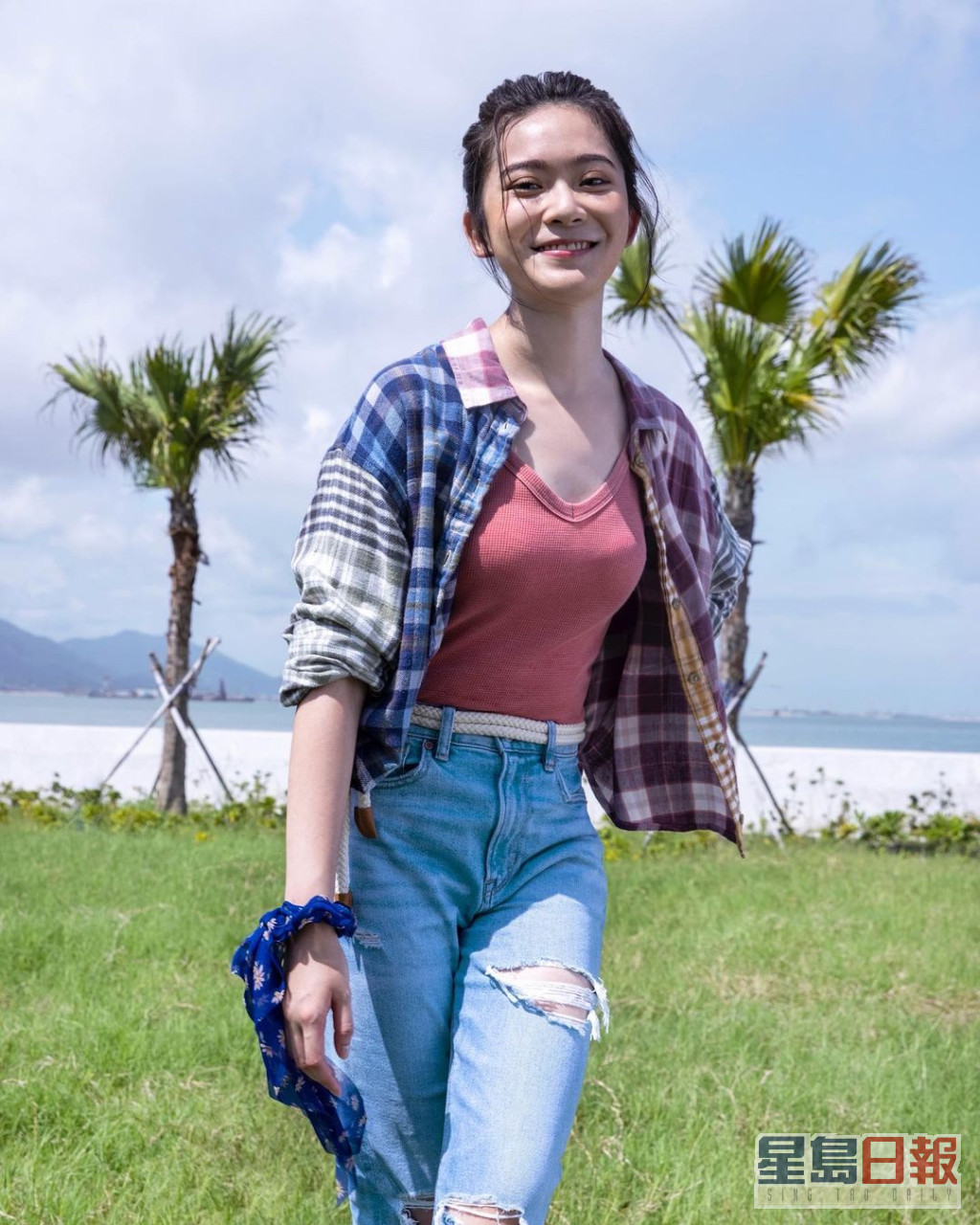 Cloud雲浩影去年曾演出電影《深宵閃避球》，不過這次並她首次接觸影視圈，原來早在2014年她已演出過TVB劇《新抱喜相逢》。