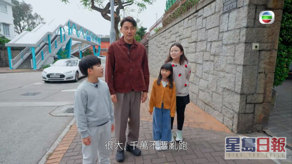 洪永城與小朋友孩到訪。